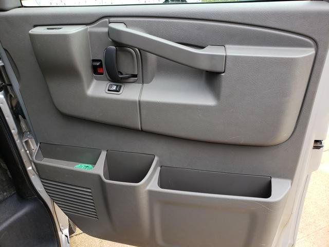 Used 2016 Chevrolet Express 2500 LS RWD image 17
