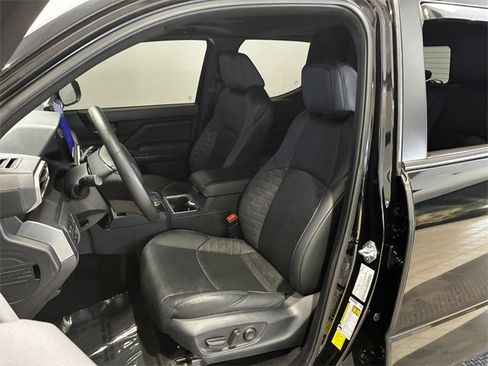 Used 2024 Toyota Tacoma TRD Off-Road w/ TRD Off Road Premium Package image 11