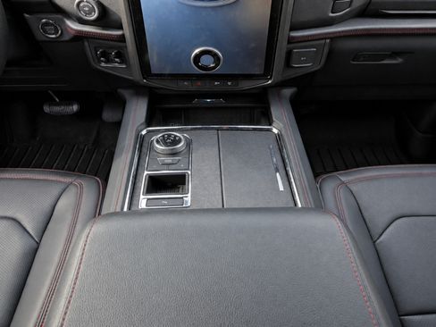 Used 2024 Ford Expedition Limited RWD image 18