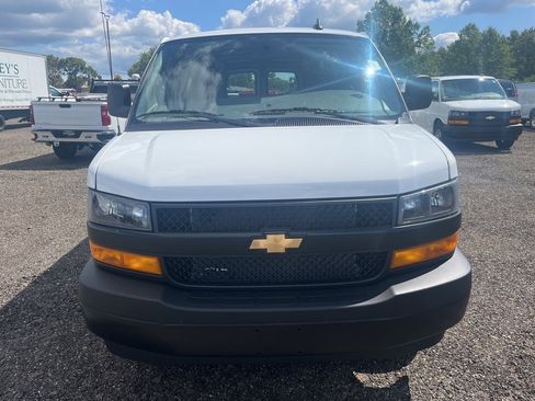 New 2025 Chevrolet Express 3500 Work Van w/ Driver Convenience Package image 15
