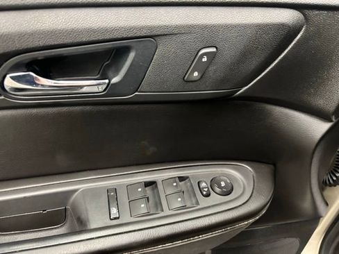 Used 2016 GMC Acadia SLT image 14