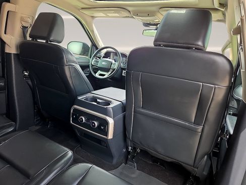 Used 2022 Ford Expedition XLT RWD image 12