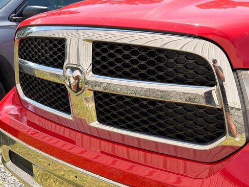 Used 2019 RAM 1500 Classic SLT AWD/4WD image 6