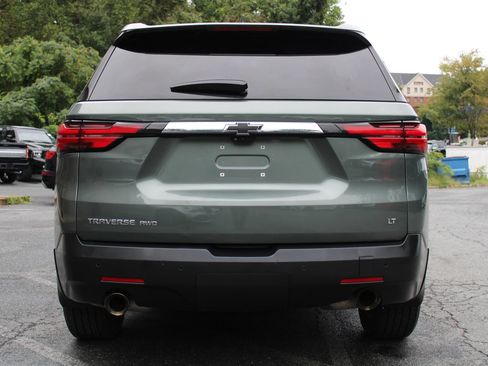 Used 2022 Chevrolet Traverse LT w/ LT Premium Package AWD/4WD image 5