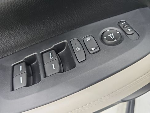 Used 2023 Honda HR-V LX image 32