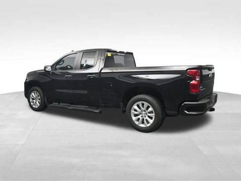 Used 2025 Chevrolet Silverado 1500 Custom RWD image 3