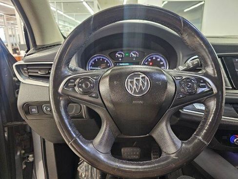 Used 2019 Buick Enclave Essence FWD image 17