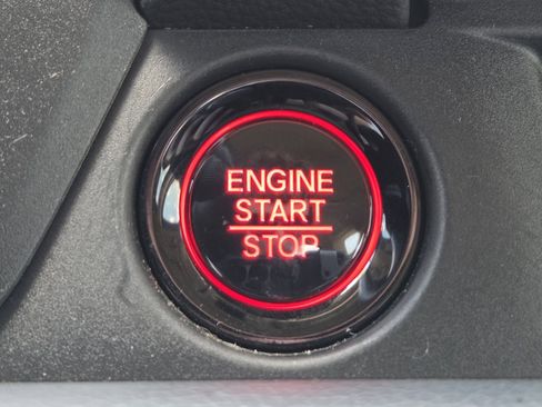 Used 2023 Honda Pilot Touring image 34