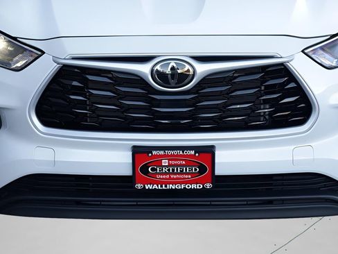 Used 2023 Toyota Highlander XLE image 41