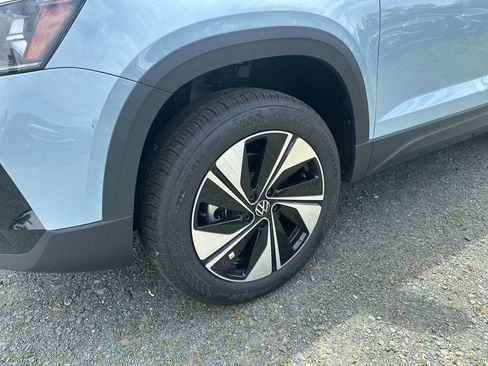 New 2026 Volkswagen Taos SE AWD/4WD image 7