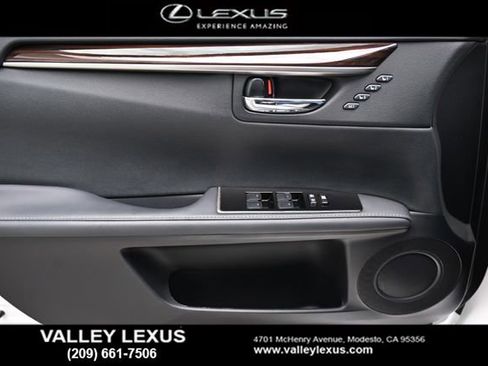 Used 2017 Lexus ES 350 w/ Navigation System Package image 19