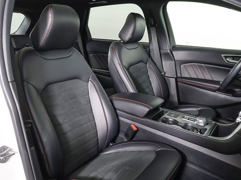 Used 2022 Ford Edge ST-Line image 26