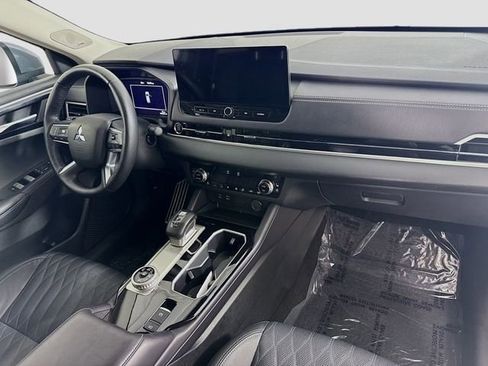 Used 2025 Mitsubishi Outlander SEL image 32