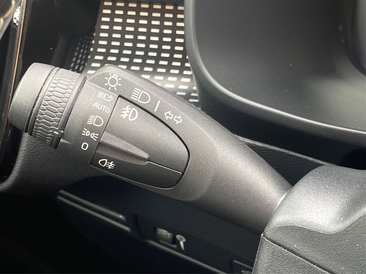 Used 2021 Volvo XC40 T5 R-Design AWD/4WD image 30