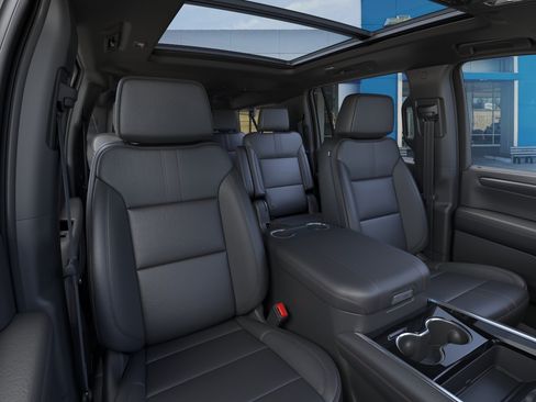 New 2026 Chevrolet Suburban RST AWD/4WD image 17