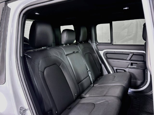New 2026 Land Rover Defender 110 X-Dynamic SE AWD/4WD image 25