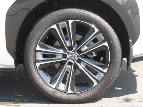 Certified 2023 Toyota bZ4X AWD image 36