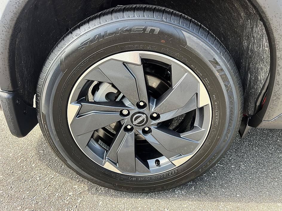 Certified 2026 Nissan Rogue SV w/ SV Premium Package FWD image 11