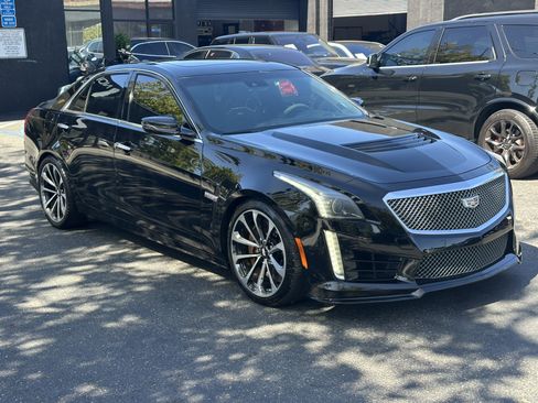 Used 2016 Cadillac CTS V w/ Luxury Package RWD image 7