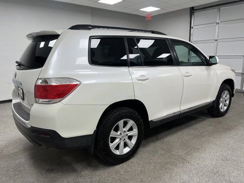 Used 2013 Toyota Highlander Plus image 12