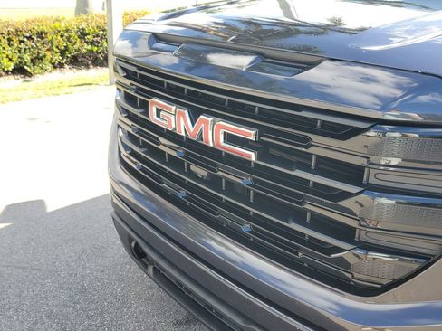 Certified 2022 GMC Sierra 1500 Elevation w/ Elevation Premium Package image 9