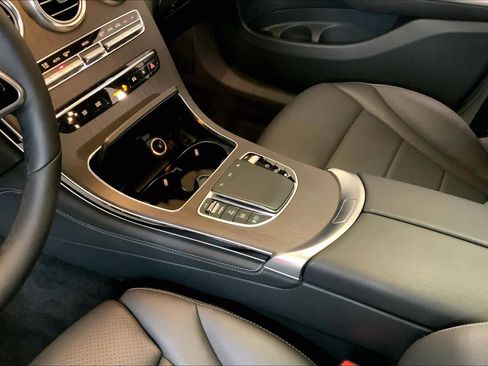 Used 2021 Mercedes-Benz GLC 300 4MATIC image 17