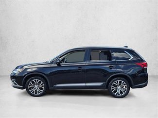 Used 2018 Mitsubishi Outlander SEL video 3