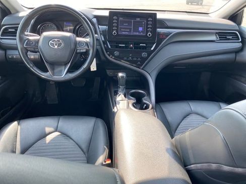 Used 2023 Toyota Camry SE FWD image 5