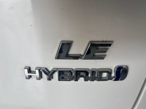 Used 2022 Toyota RAV4 LE AWD/4WD image 45