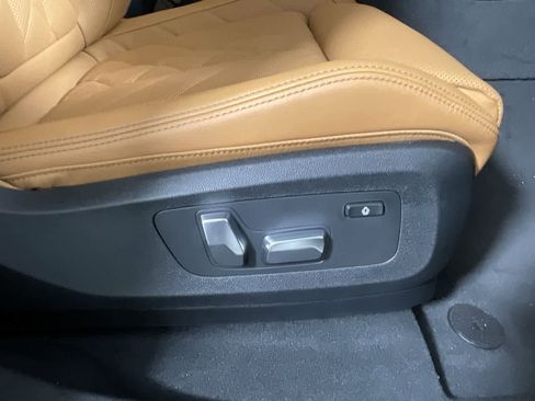 Certified 2023 BMW X6 xDrive40i w/ Premium Package image 16