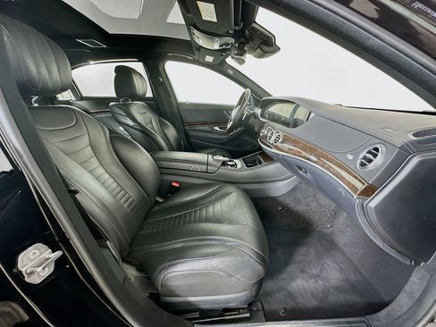 Used 2020 Mercedes-Benz S 560 Sedan image 32