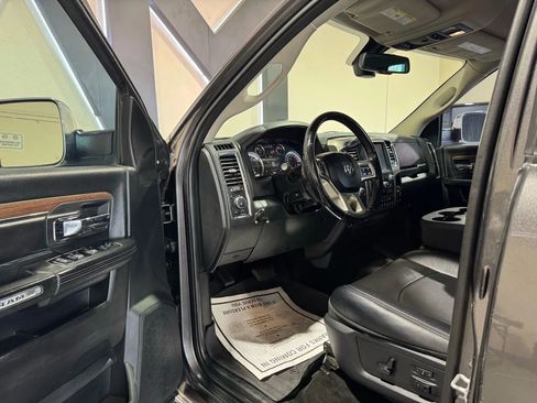 Used 2015 RAM 2500 Laramie w/ Convenience Group image 9