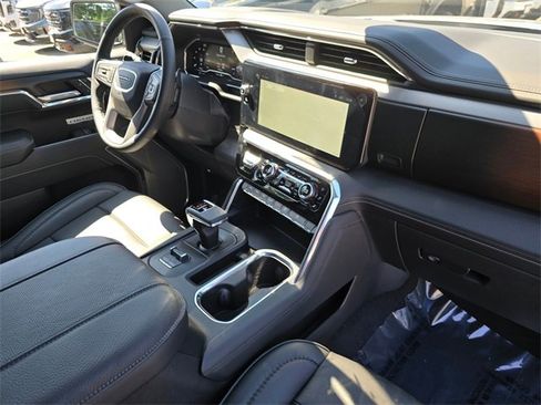 Used 2025 GMC Sierra 1500 Denali w/ Denali Reserve Package image 11