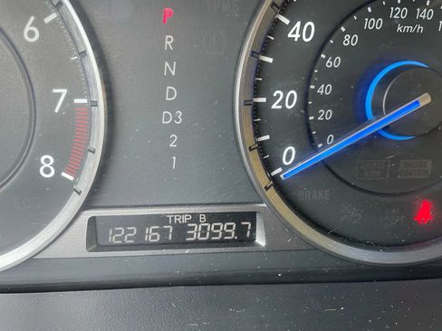 Used 2012 Honda Crosstour EX image 16