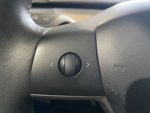 Used 2020 Tesla Model 3 Standard Range Plus image 18