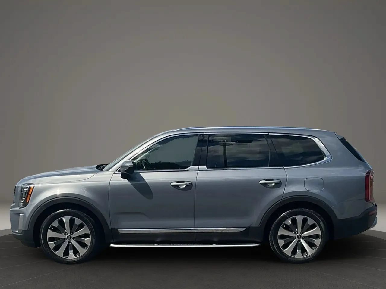 Used 2020 Kia Telluride EX w/ EX Premium Package AWD/4WD image 2