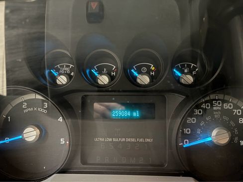 Used 2012 Ford F250 XLT w/ XLT Interior Pkg AWD/4WD image 13
