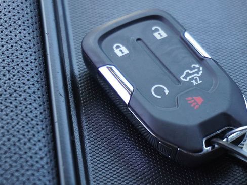 Used 2020 GMC Sierra 1500 AT4 w/ Off-Road Performance Package image 30