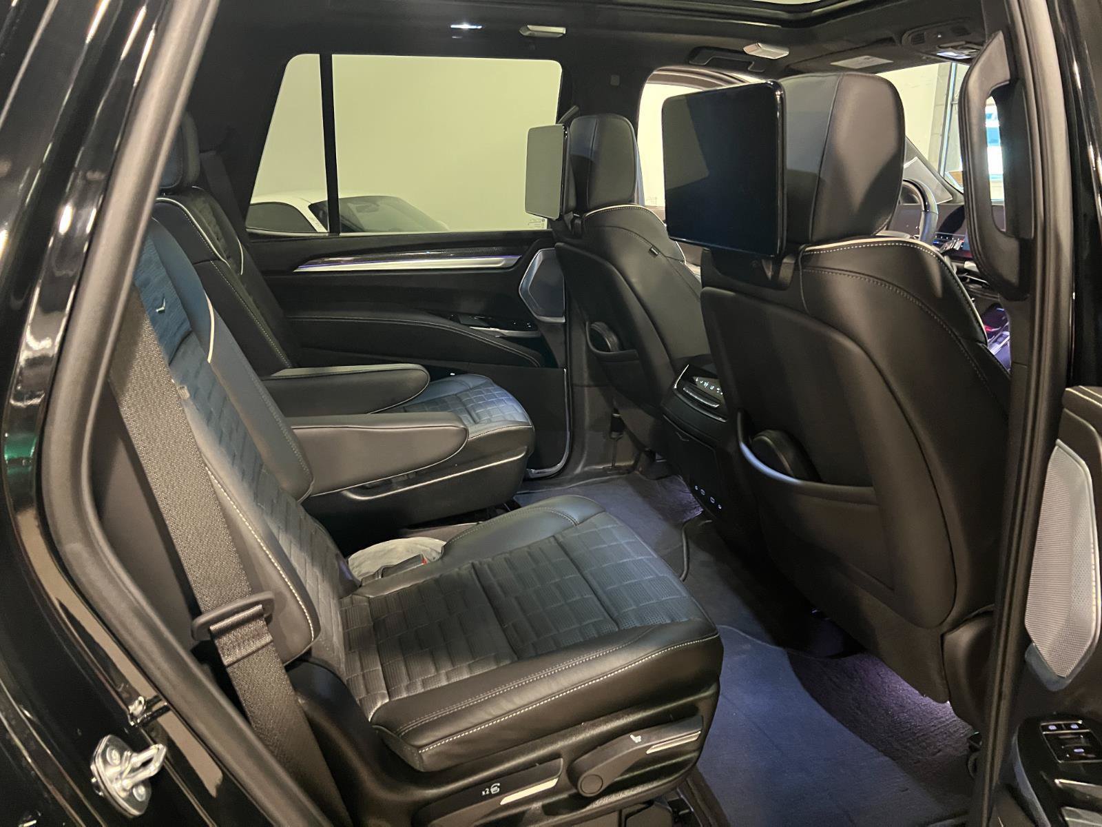 Used 2026 Cadillac Escalade V AWD/4WD image 41