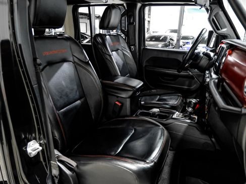 Used 2018 Jeep Wrangler Unlimited Rubicon w/ LED Lighting Group image 40