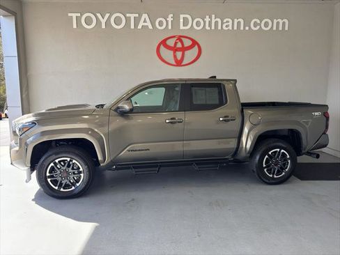 Certified 2025 Toyota Tacoma TRD Sport image 1
