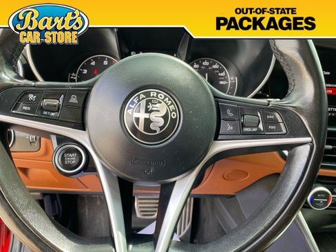 Used 2018 Alfa Romeo Giulia Ti w/ Quick Order Package 22X Lusso AWD/4WD image 29