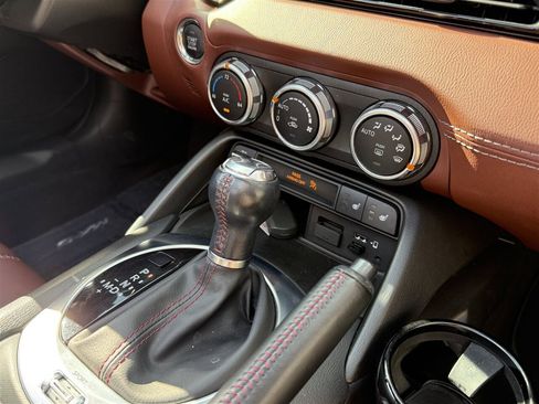 Used 2019 MAZDA MX-5 Miata RF Grand Touring image 33