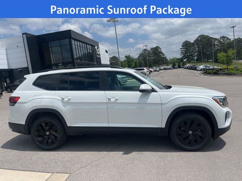 New 2026 Volkswagen Atlas SE FWD image 3