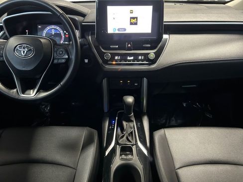 Used 2024 Toyota Corolla Cross XLE w/ Convenience Package image 12