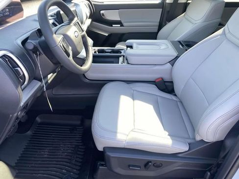 New 2025 Ford Expedition Max Active image 13