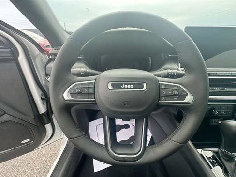 Used 2025 Jeep Compass Limited w/ High Altitude Package AWD/4WD image 16