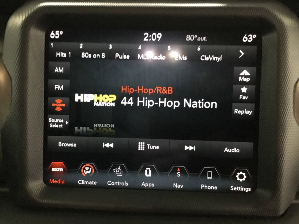 Used 2023 Jeep Wrangler Unlimited Sport w/ Uconnect 4C Nav & Sound Group AWD/4WD image 27