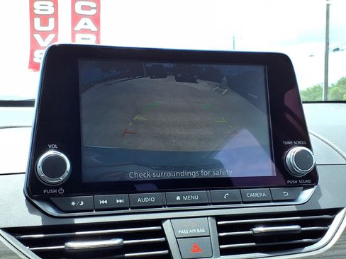 Used 2025 Nissan Altima 2.5 SV FWD image 15