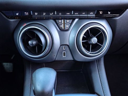 Used 2022 Chevrolet Blazer LT image 32